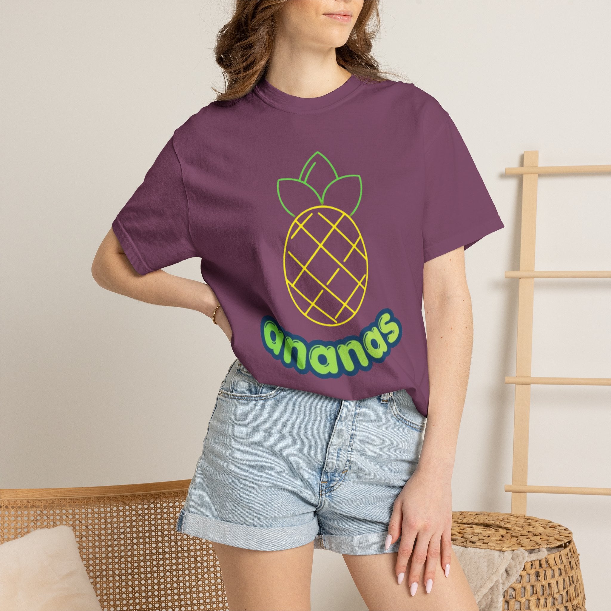 Pineapple 'ananas' Graphic T-Shirt — Tropical Retro Fruit Tee