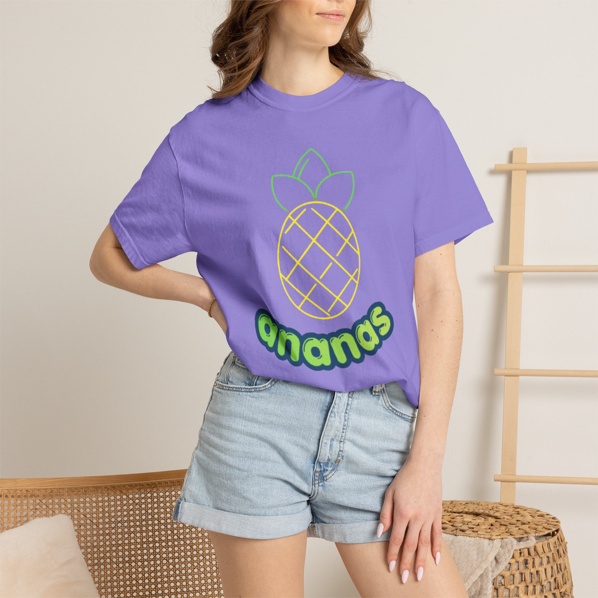 Pineapple 'ananas' Graphic T-Shirt — Tropical Retro Fruit Tee