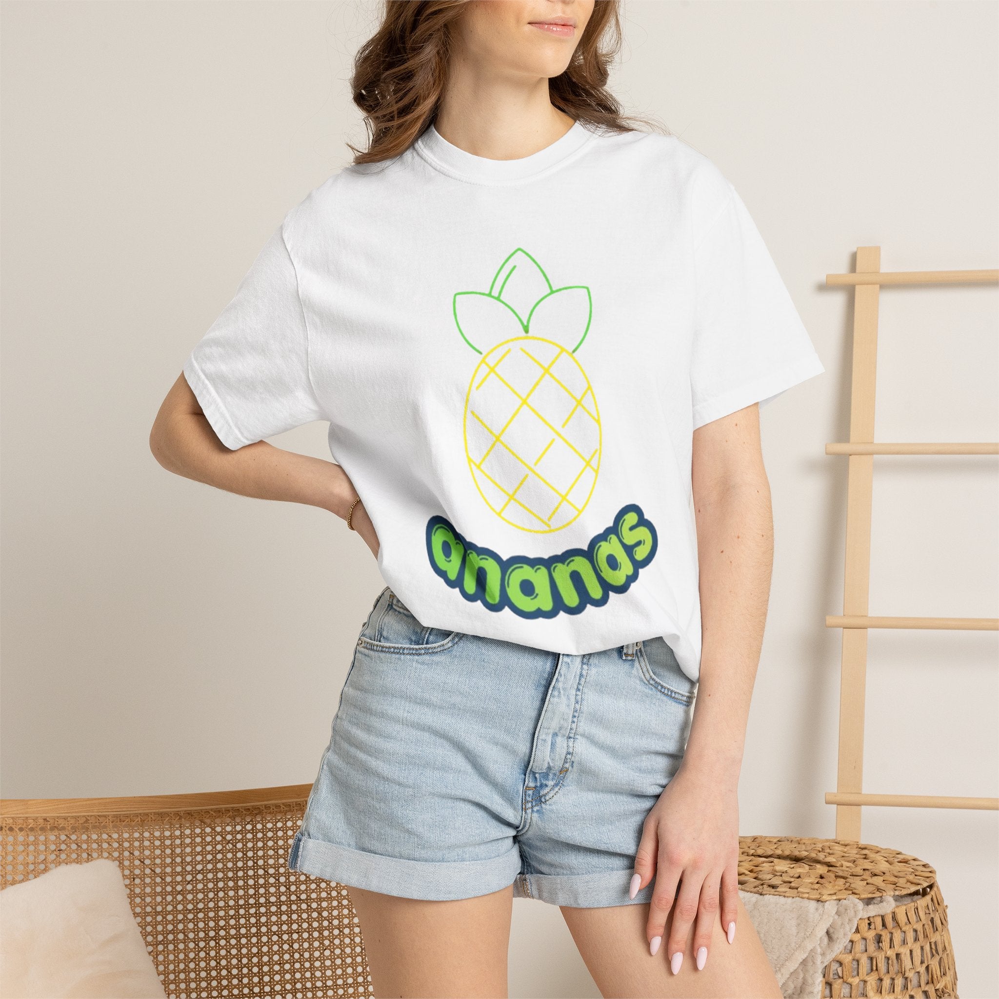 Pineapple 'ananas' Graphic T-Shirt — Tropical Retro Fruit Tee
