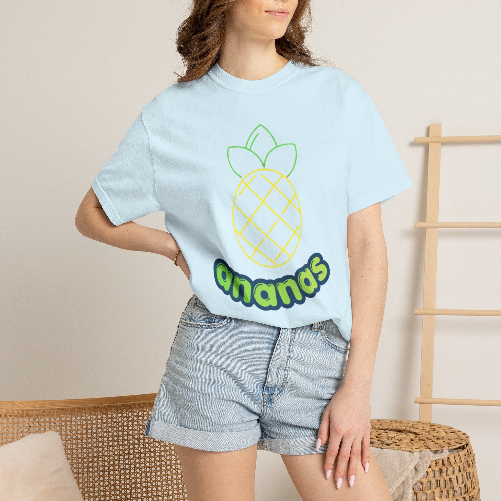 Pineapple 'ananas' Graphic T-Shirt — Tropical Retro Fruit Tee