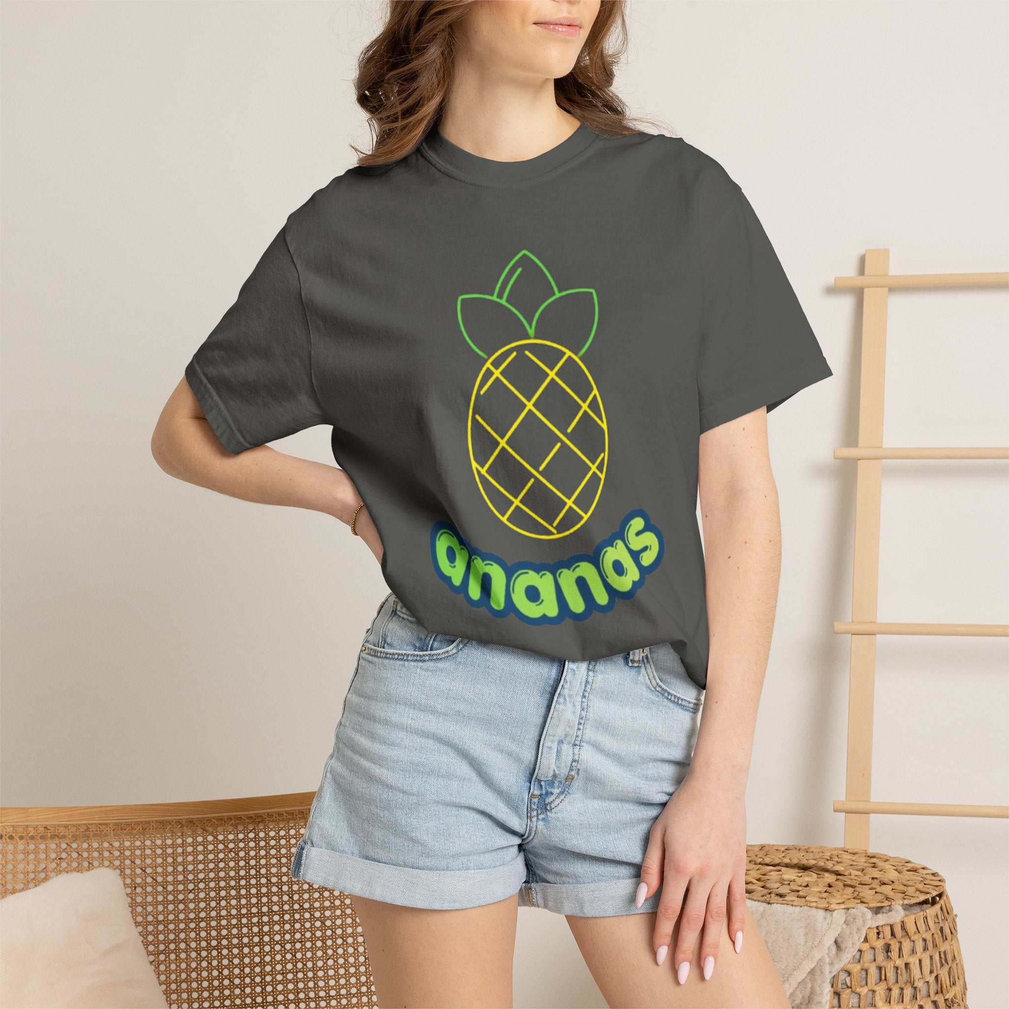 Pineapple 'ananas' Graphic T-Shirt — Tropical Retro Fruit Tee