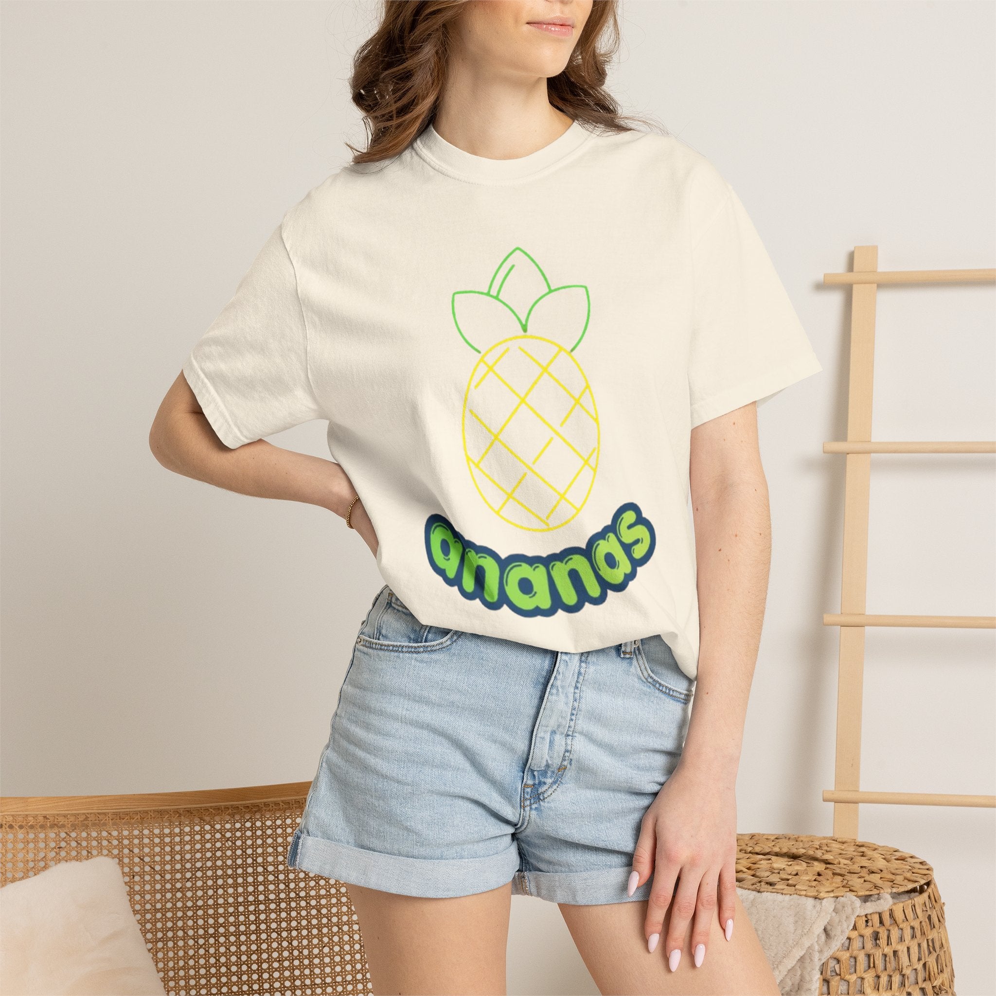 Pineapple 'ananas' Graphic T-Shirt — Tropical Retro Fruit Tee